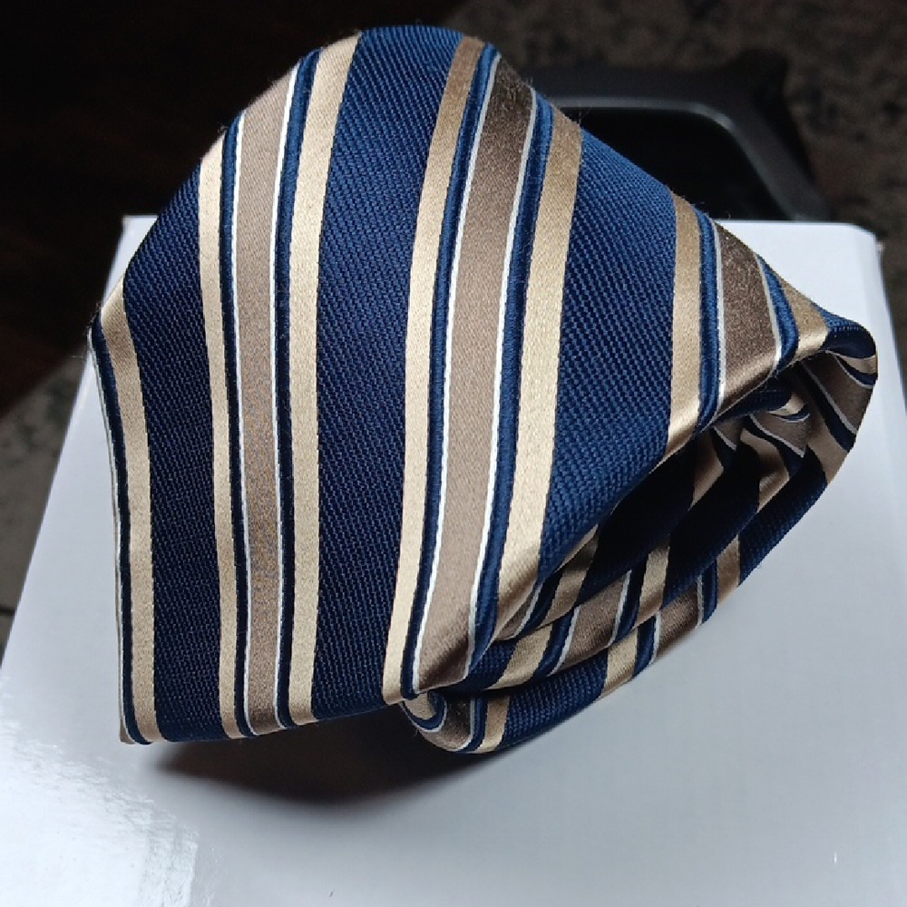 Nautica Men's Striped Blue and Gold Silk Tie‎